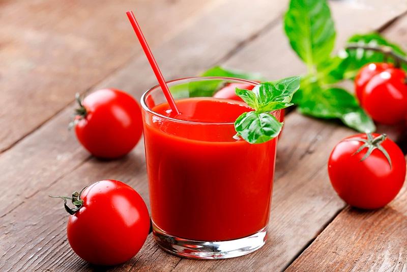Uống nước ép cà chua có tác dụng gì