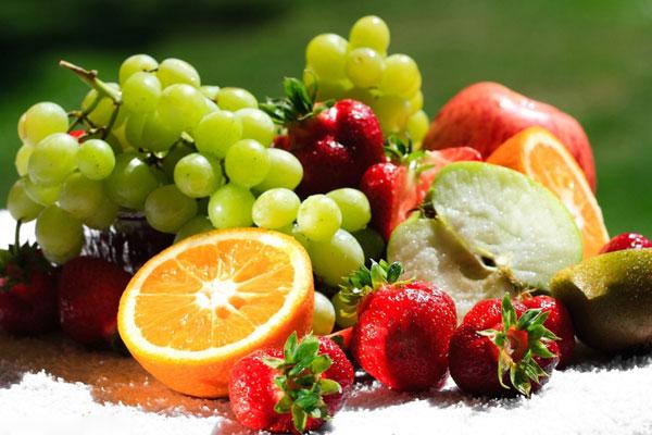 Bí quyết giúp trái cây luôn được tươi ngon khi bảo quản trong tủ lạnh |  Nguyễn Kim Blog