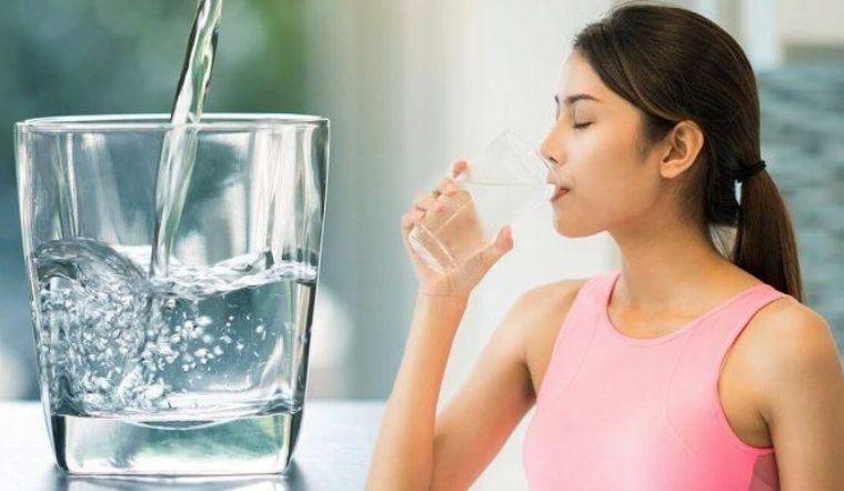 thời gian uống nước giảm cân 
