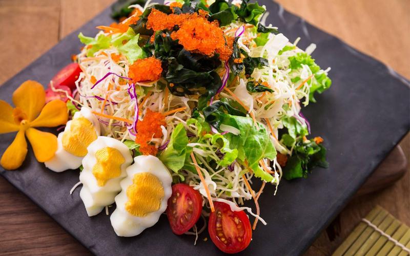 Cách làm salad trứng cá hồi thơm ngon độc đáo bổ dưỡng cho cả nhà